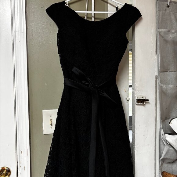 Elegant Morilee by Madeline Gardner Black Lace Dress - Picture 1 of 6